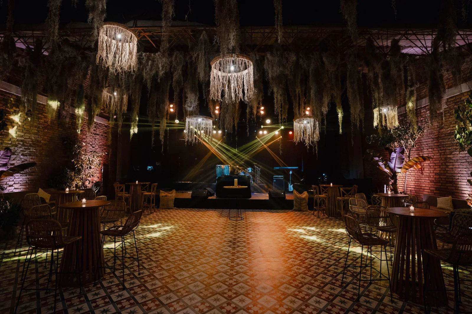 Daniela y Daniel · Una bodega en Bogotá